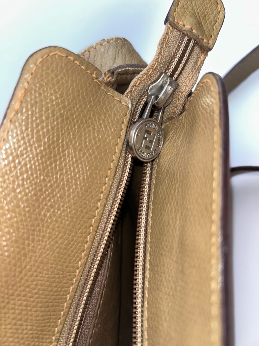 Fendi vintage monogram crossbody - Picture 8 of 15